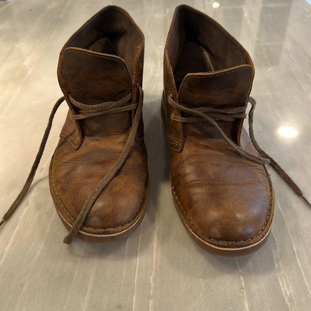 Men’s Clarks Leather Chukka Boot Sz11. Beautiful Old School Look!